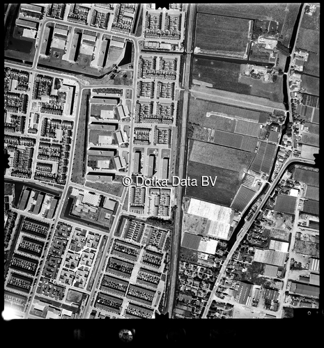 Luchtfoto Pijnacker (1973) uit de collectie Stichting Bodemsanering NS (SBNS)