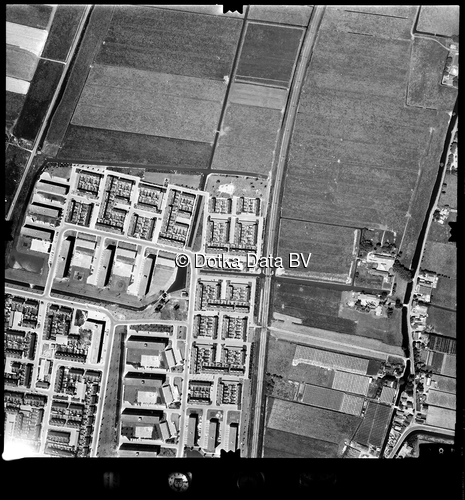 Luchtfoto Pijnacker (1973) uit de collectie Stichting Bodemsanering NS (SBNS)