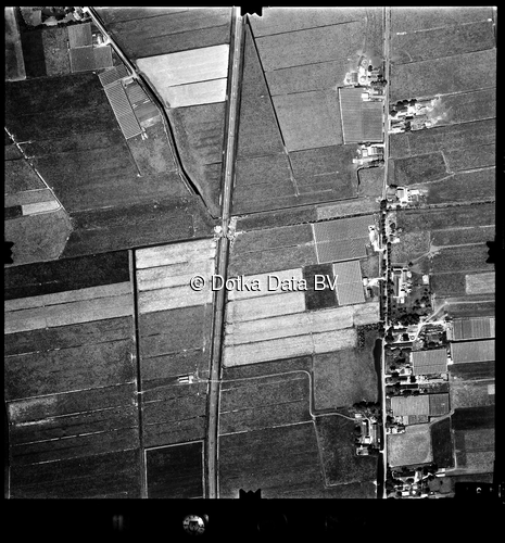 Luchtfoto Pijnacker (1973) uit de collectie Stichting Bodemsanering NS (SBNS)