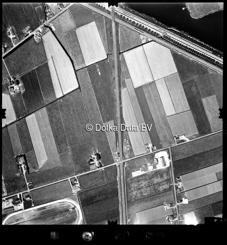 Luchtfoto Nootdorp (1973) uit de collectie Stichting Bodemsanering NS (SBNS)