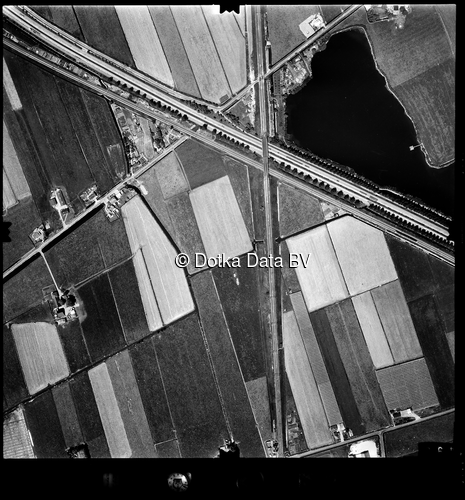 Luchtfoto Nootdorp (1973) uit de collectie Stichting Bodemsanering NS (SBNS)