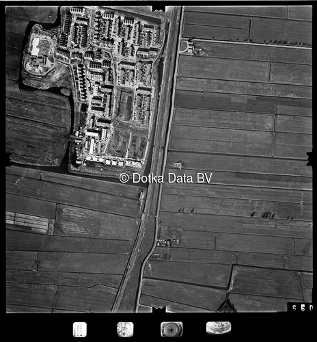 Luchtfoto Pijnacker (1977) uit de collectie Stichting Bodemsanering NS (SBNS)