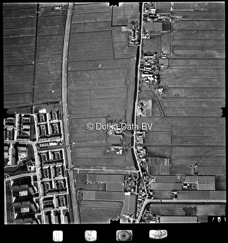Luchtfoto Pijnacker (1977) uit de collectie Stichting Bodemsanering NS (SBNS)