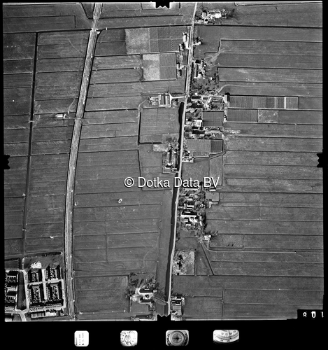 Luchtfoto Pijnacker (1977) uit de collectie Stichting Bodemsanering NS (SBNS)