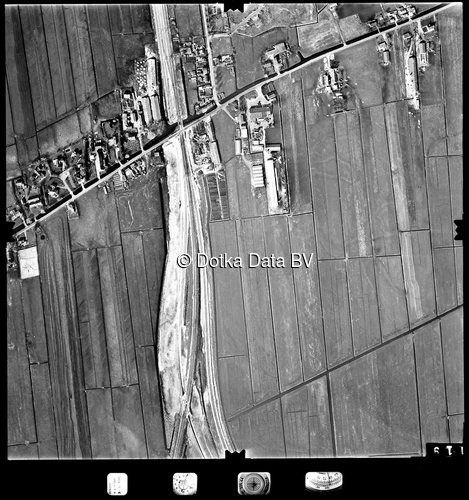 Luchtfoto 's-Gravenhage (1977) uit de collectie Stichting Bodemsanering NS (SBNS)