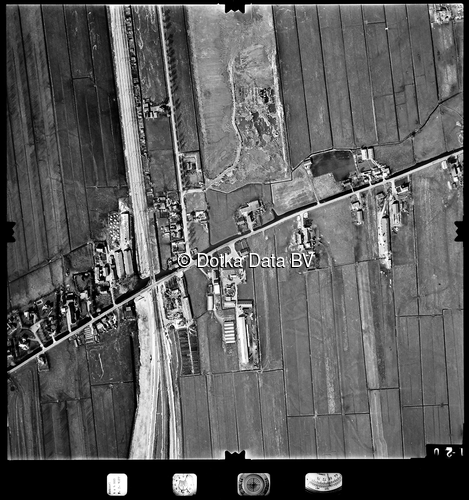 Luchtfoto 's-Gravenhage (1977) uit de collectie Stichting Bodemsanering NS (SBNS)
