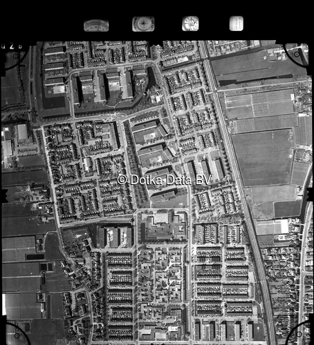 Luchtfoto Pijnacker uit de collectie Stichting Bodemsanering NS (SBNS)