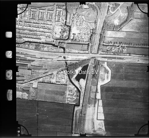 Luchtfoto 's-Gravenhage uit de collectie Stichting Bodemsanering NS (SBNS)