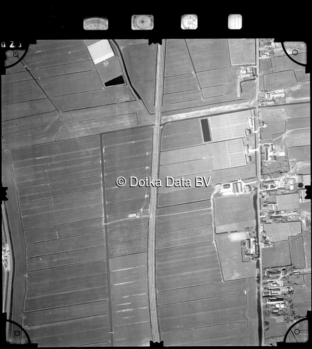 Luchtfoto Pijnacker uit de collectie Stichting Bodemsanering NS (SBNS)