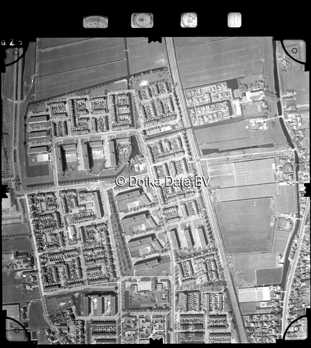 Luchtfoto Pijnacker uit de collectie Stichting Bodemsanering NS (SBNS)