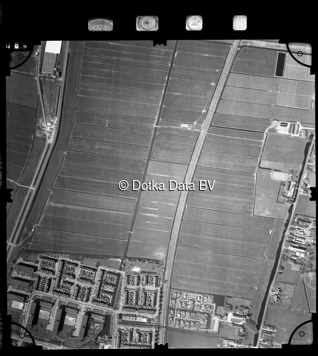 Luchtfoto Pijnacker uit de collectie Stichting Bodemsanering NS (SBNS)