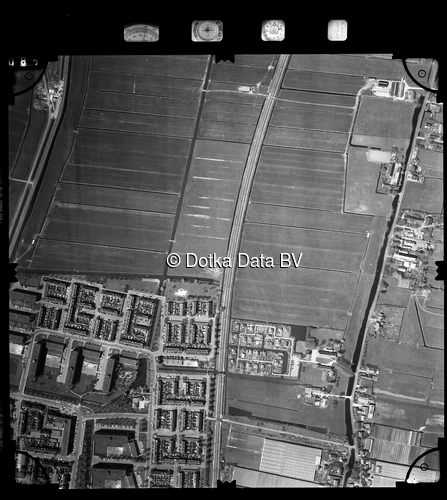 Luchtfoto Pijnacker uit de collectie Stichting Bodemsanering NS (SBNS)