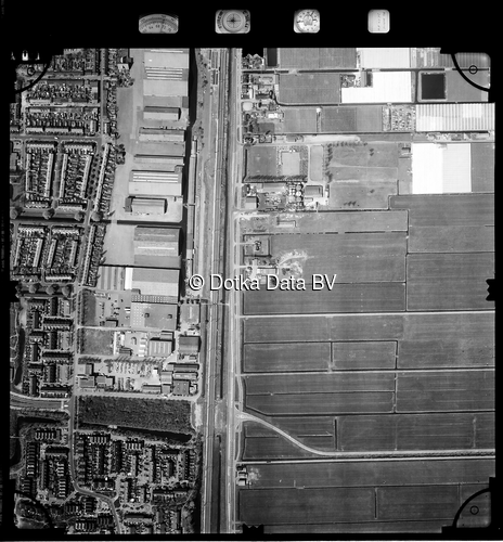 Luchtfoto Pijnacker uit de collectie Stichting Bodemsanering NS (SBNS)