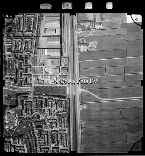 Luchtfoto Pijnacker uit de collectie Stichting Bodemsanering NS (SBNS)