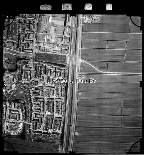 Luchtfoto Pijnacker uit de collectie Stichting Bodemsanering NS (SBNS)