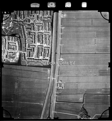 Luchtfoto Pijnacker uit de collectie Stichting Bodemsanering NS (SBNS)