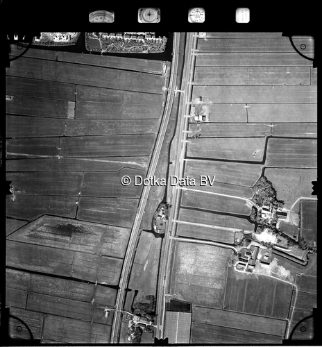 Luchtfoto Pijnacker uit de collectie Stichting Bodemsanering NS (SBNS)