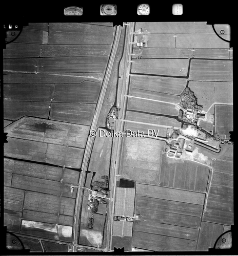 Luchtfoto Pijnacker uit de collectie Stichting Bodemsanering NS (SBNS)