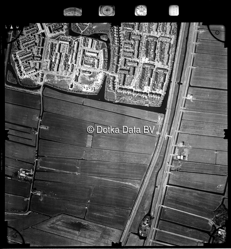 Luchtfoto Pijnacker uit de collectie Stichting Bodemsanering NS (SBNS)