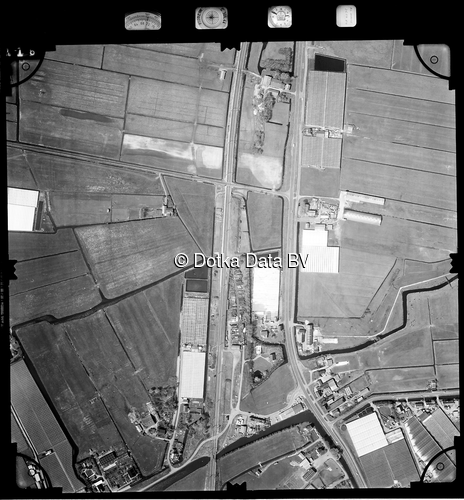 Luchtfoto Pijnacker uit de collectie Stichting Bodemsanering NS (SBNS)