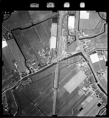 Luchtfoto Pijnacker uit de collectie Stichting Bodemsanering NS (SBNS)